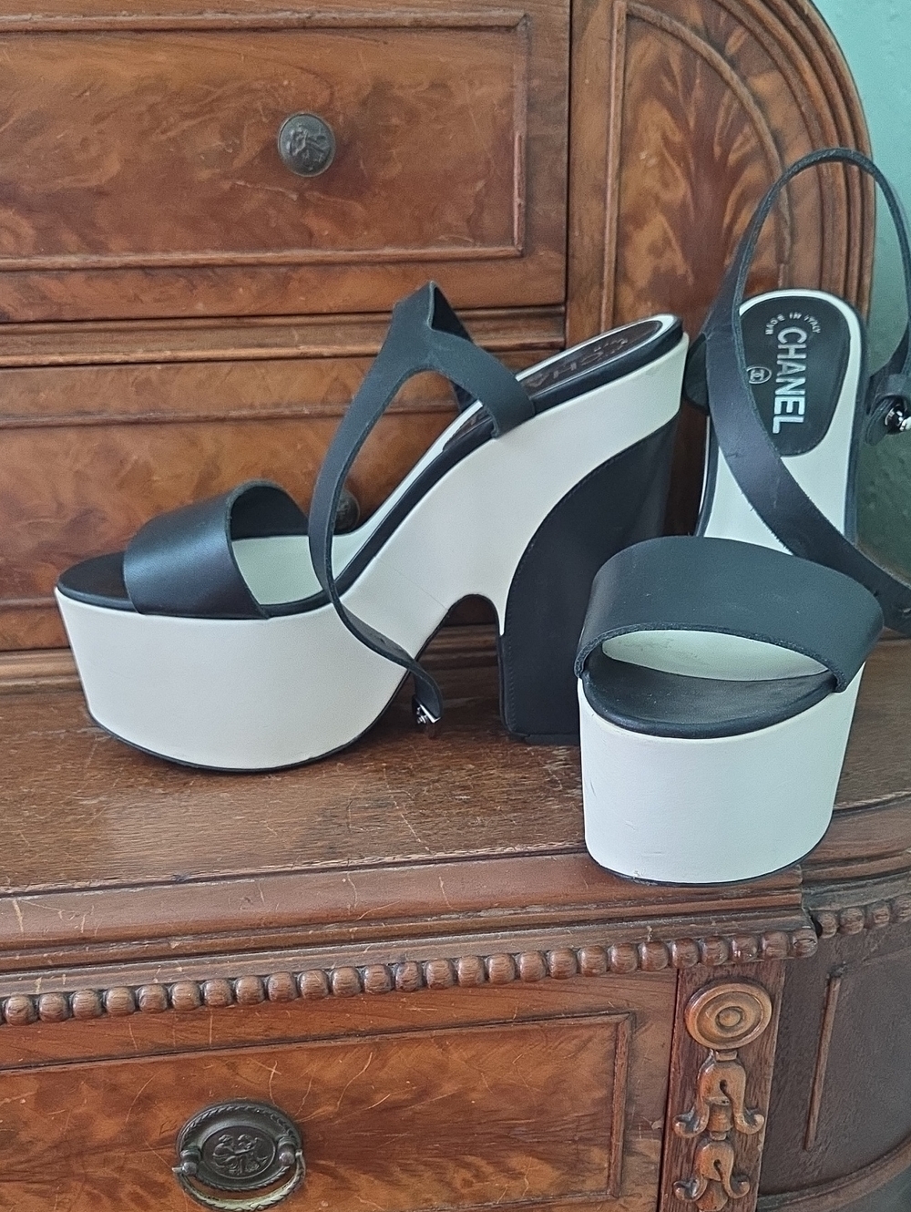 CHANEL Authentic Black and White Two-Tone Platform Slingback Heels Size 7.5/38